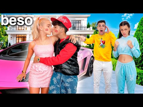 Mi HERMANO se BESA con la NIÑA POPULAR! **lo grabo todo!**