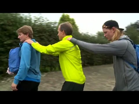 Det mänskliga tåget påbörjas - Spring! (TV4)