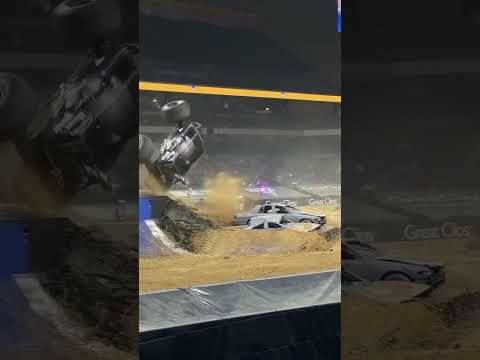 Bryce Kenny coming up with some new dance moves 🕺 #MonsterJam