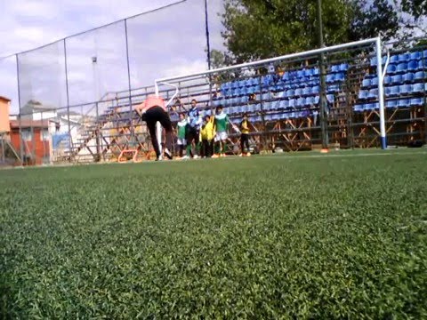 tomada frontal   deplazamiento lateral y doble salto pies junto  categorias sub 10  sub12+ escuela d