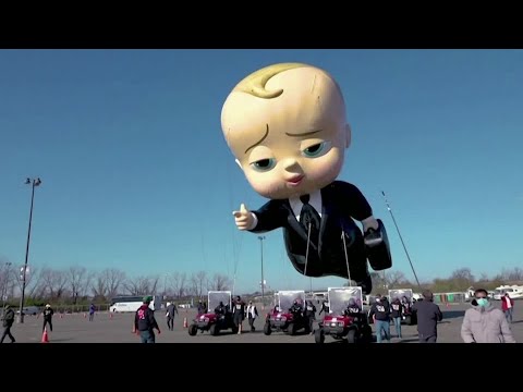 梅西百貨的感恩節大遊行，社會化色彩濃厚 (Macy's socially-distanced Thanksgiving Day parade)