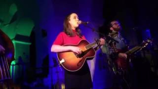 Sarah Jarosz performing Comin’ Undone live @ St. Mary‘s Church