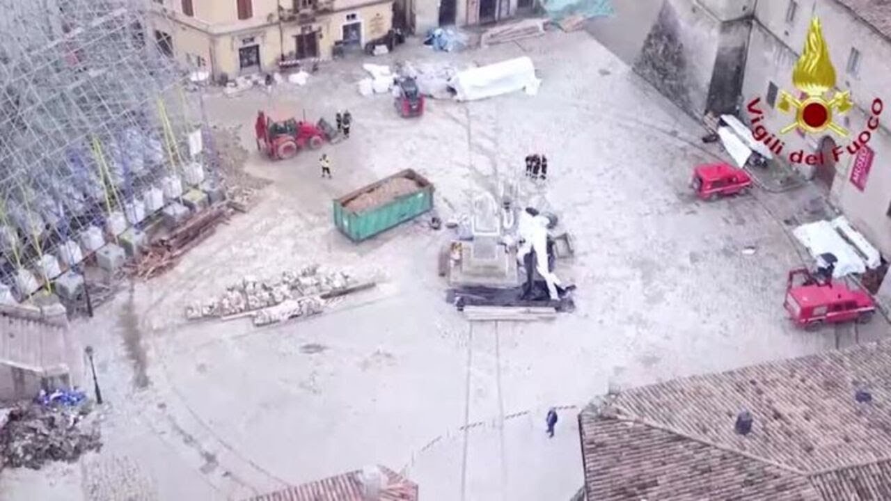 Riapre la basilica di San Benedetto a Norcia, l'intervento dei Vigili del fuoco