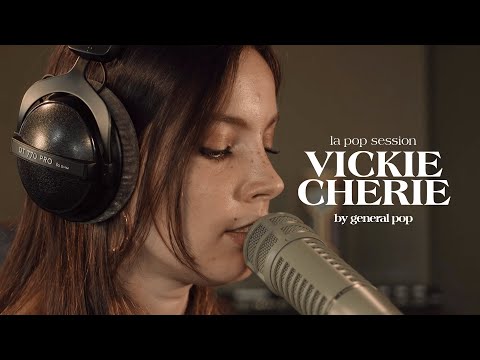 Vickie Chérie - Construire un feu | La POP Session