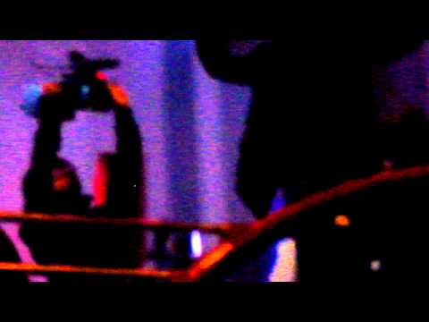 111022 Onew and minho @ sightseeingbus