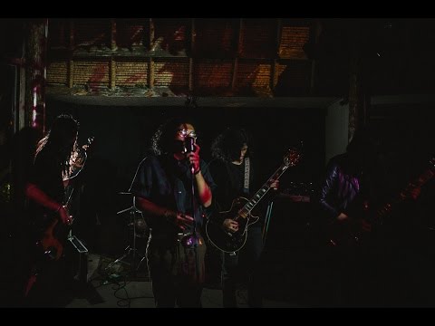Rollfast - Falsome (Live at The Strawhut)
