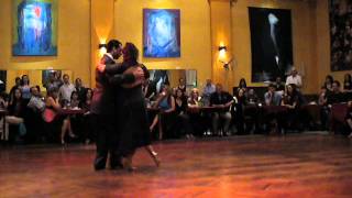 Facundo de la Cruz y Paola Sanz en Soho Tango 1