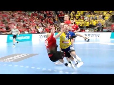 Ridiculous Tackle for Arkadiusz Moryto