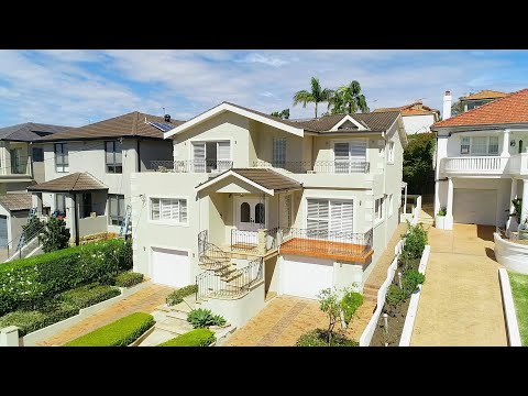 19 Benwerrin Avenue, Carss Park