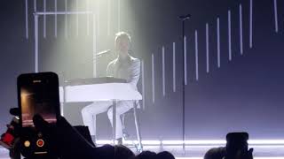 Finneas - I Lost A Friend  Live in Chicago