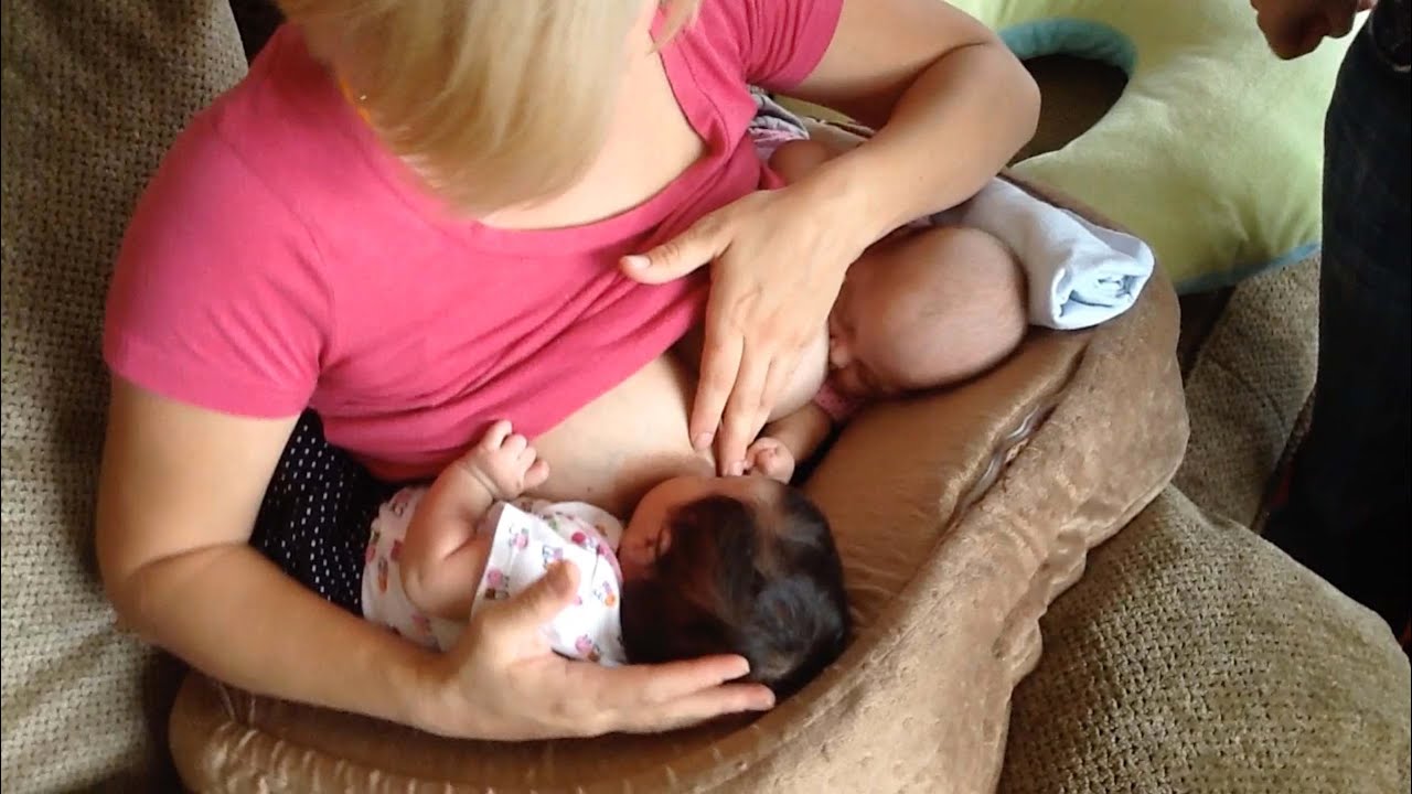 Breastfeeding Twins: Simultaneous Breastfeeding