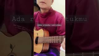 Download lagu Status Wa Ada rindu untukmu - Pance Pondaag || cover lagu by Defit Dtiga #shorts mp3