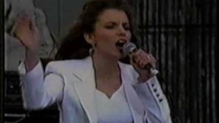 Martina McBride - 01 The Time Has Come - Farm Aid 1993