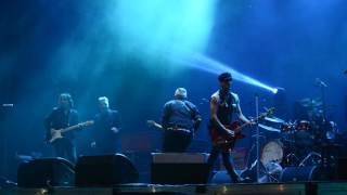 Esto no es Hawaii . Loquillo