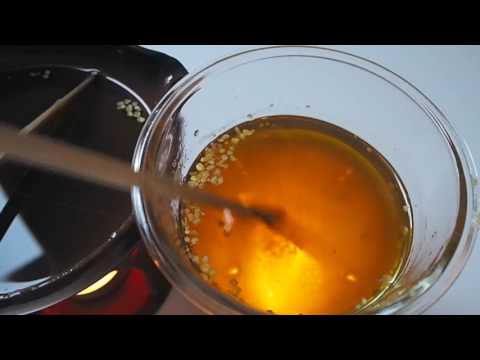 Wild werden: Pechsalbe selbermachen, Bienenwachs auflösen