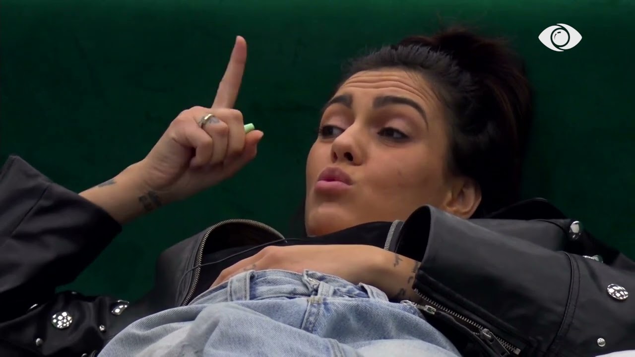 “Unë kam përshtypjen që duhet të dalë…”/ Valbona dhe Livia diskutojnë për Tirin dhe Krisën