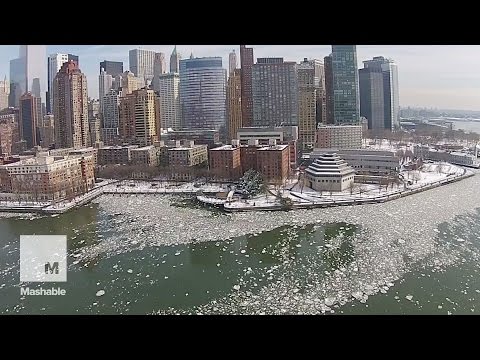 Drone footage reveals birds-eye-view of an icy Hudson River | Mashable