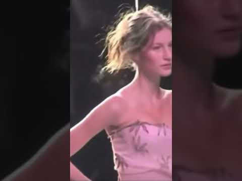 Gisele Bündchen for Chloé Spring 1999 #giselebündchen #chloe #runwaymodel