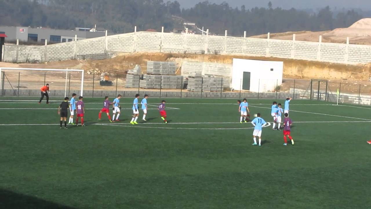 A D POIARES - PENELENSE A.F.COIMBRA 13/14 JUVENIS (GOLO DO MARCOS)