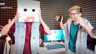 Wajah asli bapak gila