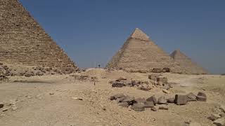 Amazing views of pyramids of Giza