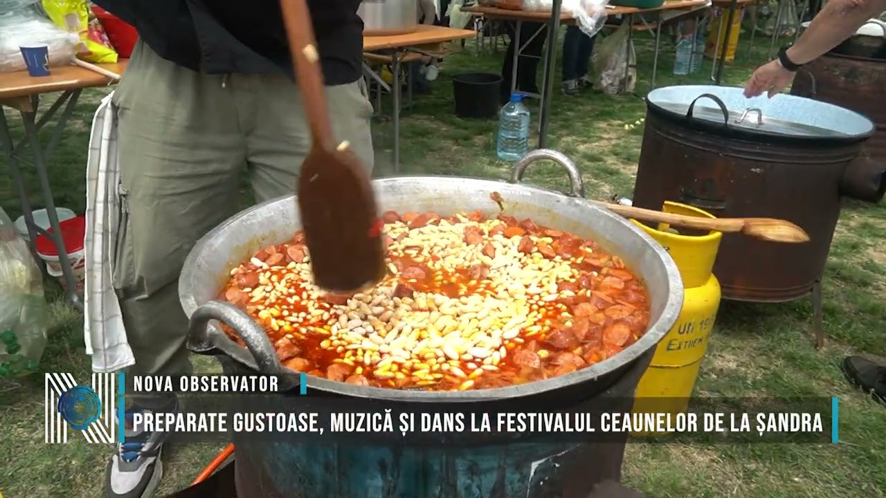 Preparate gustoase, muzică și dans la Festivalul Ceaunelor de la Șandra