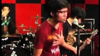 Download lagu RELAKAN KU PERGI mpg mp3 Download lagu RELAKAN KU PERGI mpg mp3