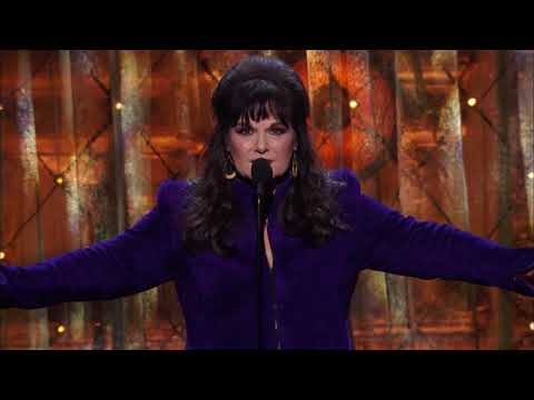 2018 Induction Ceremony - Ann Wilson of Heart Inducts The Moody Blues