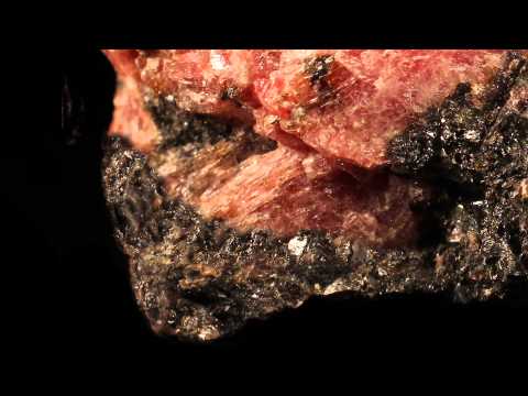 Michna - Solid Gold (feat. MNDR)