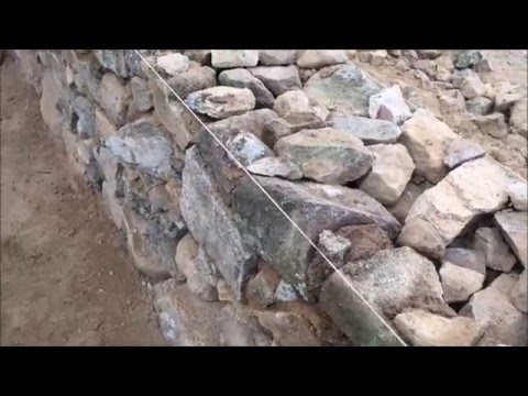 Como se hace una pared de piedra en los Pedroches