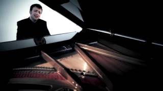 Paolo Pinna Make Up Artist for Raphael Gualazzi's video clip "A Three Second Breath"