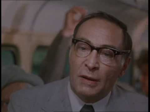 "По улицам комод водили" (фрагмент 1)