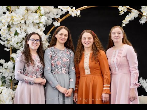 Surorile Halip - El e viu