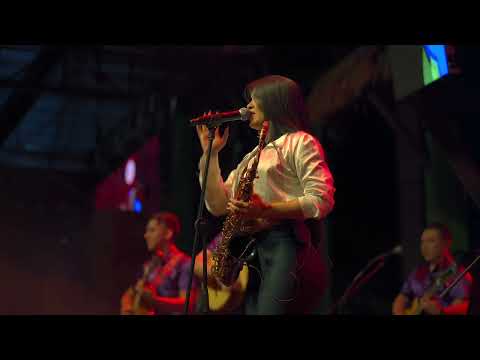 Banda Fuego Cruzado ft Moly La Patrona (La mesa del rincón)