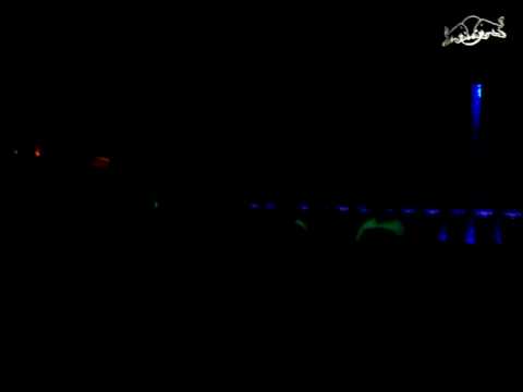 Lique! 21-11-09 Hands-Up!