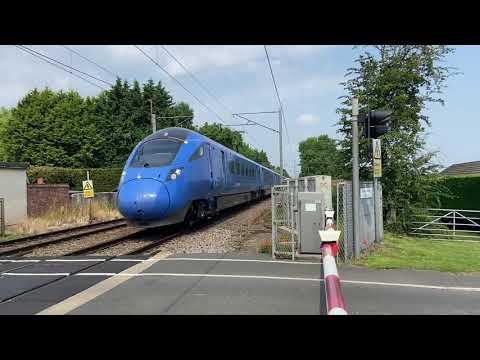 *Rare!* 10 car Class 803 passes Sutton level crossing!!!