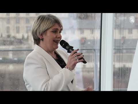 Don Felipe visita el Centro de Desarrollo de la OCDE en la localidad de Boulogne-Billancourt