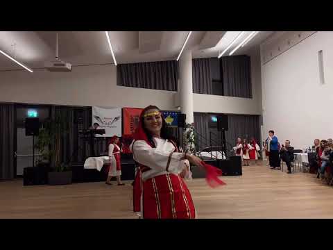 Grupi Valltarëve Shoqata Arbëria me këngen “Cuca e Uskanës-Lulet e gurbetit-Xhamadani VijaVija”