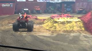MONSTER JAM 2013 NASHVILLE GRINDER,GRAVE DIGGER,IRON MAN,WAR WIZARD,ZOMBIE,BLUE THUNDER,PROWLER,