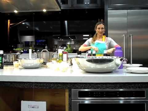 Promotional video thumbnail 1 for Organic Cooking Via Melissa