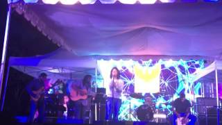 Shakthisree Gopalan performs American Boy at Phoenix Market City, Chennai