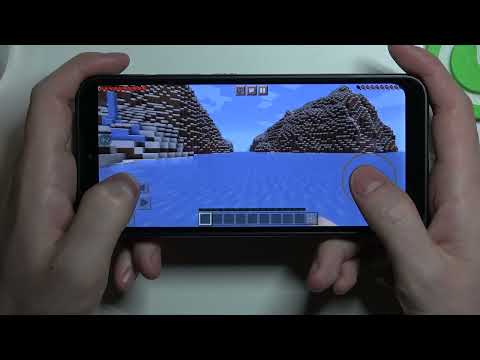 Minecraft Gameplay on Motorola Defy 2021 - Device Efficient Review