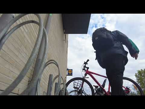 MongoTV_8885 - MIN GÅTUR - Del 2 - Henter Pakke Med Samling Gamle Intel CPU og 10 Liter Billig Cola