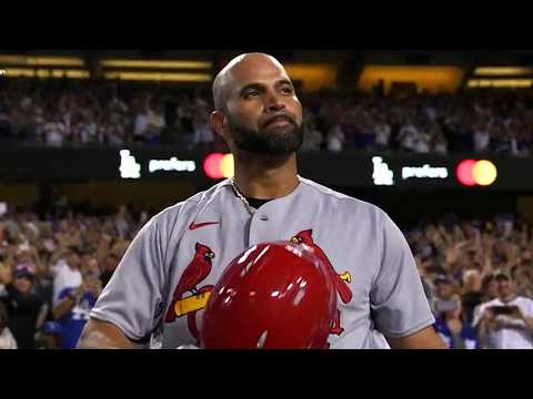 MLB players hitting milestone home runs