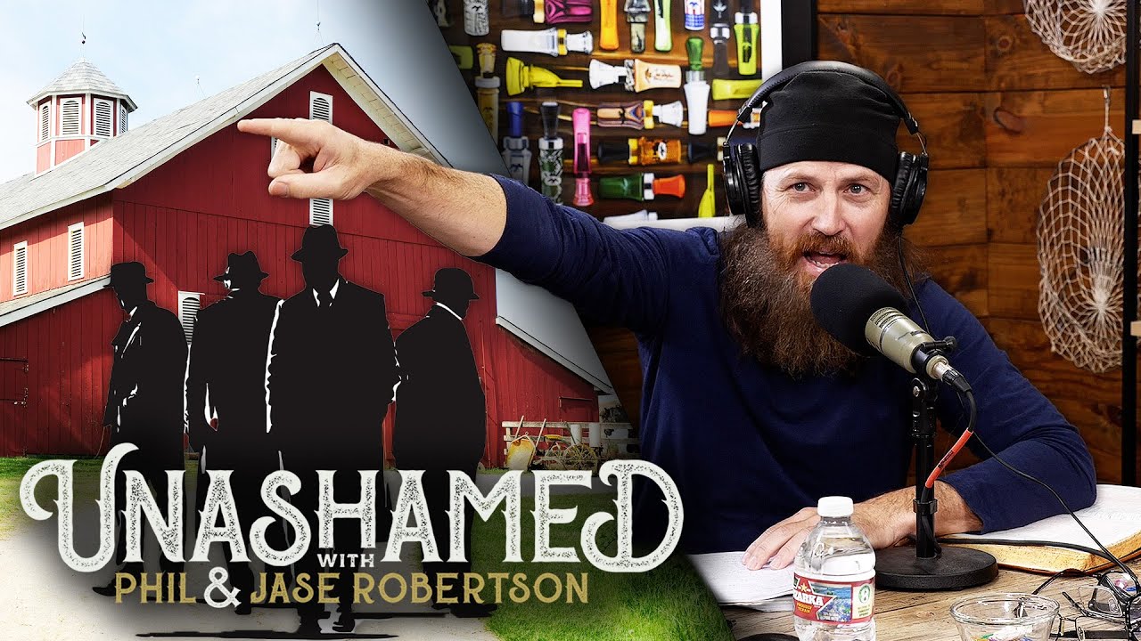 Ep 802 | Phil Tries to Keep Up with Uncle Si & Jase Stumbles Upon a Weird, Ominous Barn Gathering