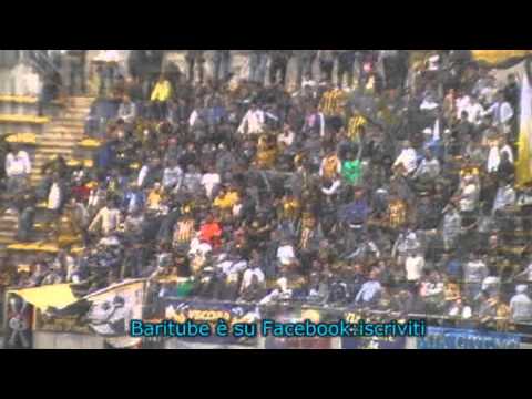 Bari - Juve Stabia 0-0 coreografie tifosi campani al San Nicola.mpg