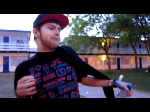 REEPS ONE Amazing = freestyling outside with his mates at Bangface 2011 DUBSTEP BEATBOX CHAMP!