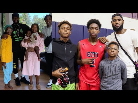 Dwyane Wade Congratulates Son Zaire For Signing His NBA G-League Contract!