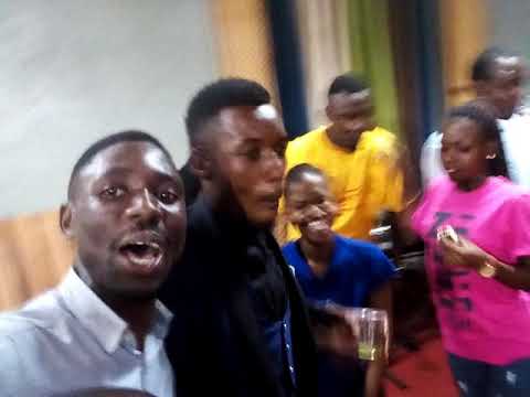 Yesu Awooma,,Crazy Family