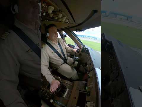 Tough Boeing 747 Landing with Tailwind and Turbulence